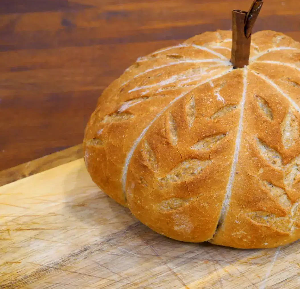 Chlieb v tvare tekvice