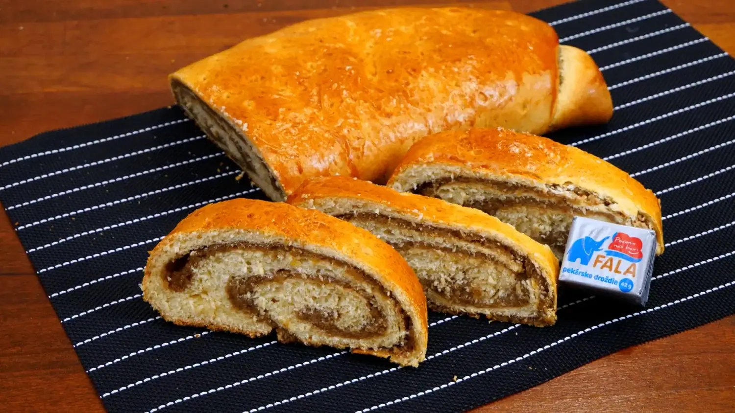 Orechový závin